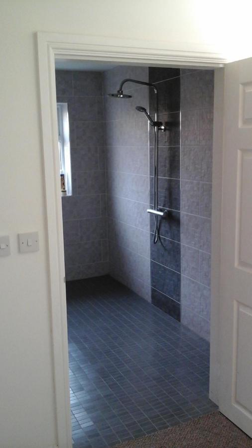 Tea In Liverpool - Private - Quiet - Ground Floor - En-Suite - Walk-In-Shower Exterior foto